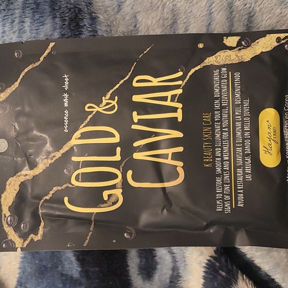 Gold and caviar face sheet - Picture 1 of 1